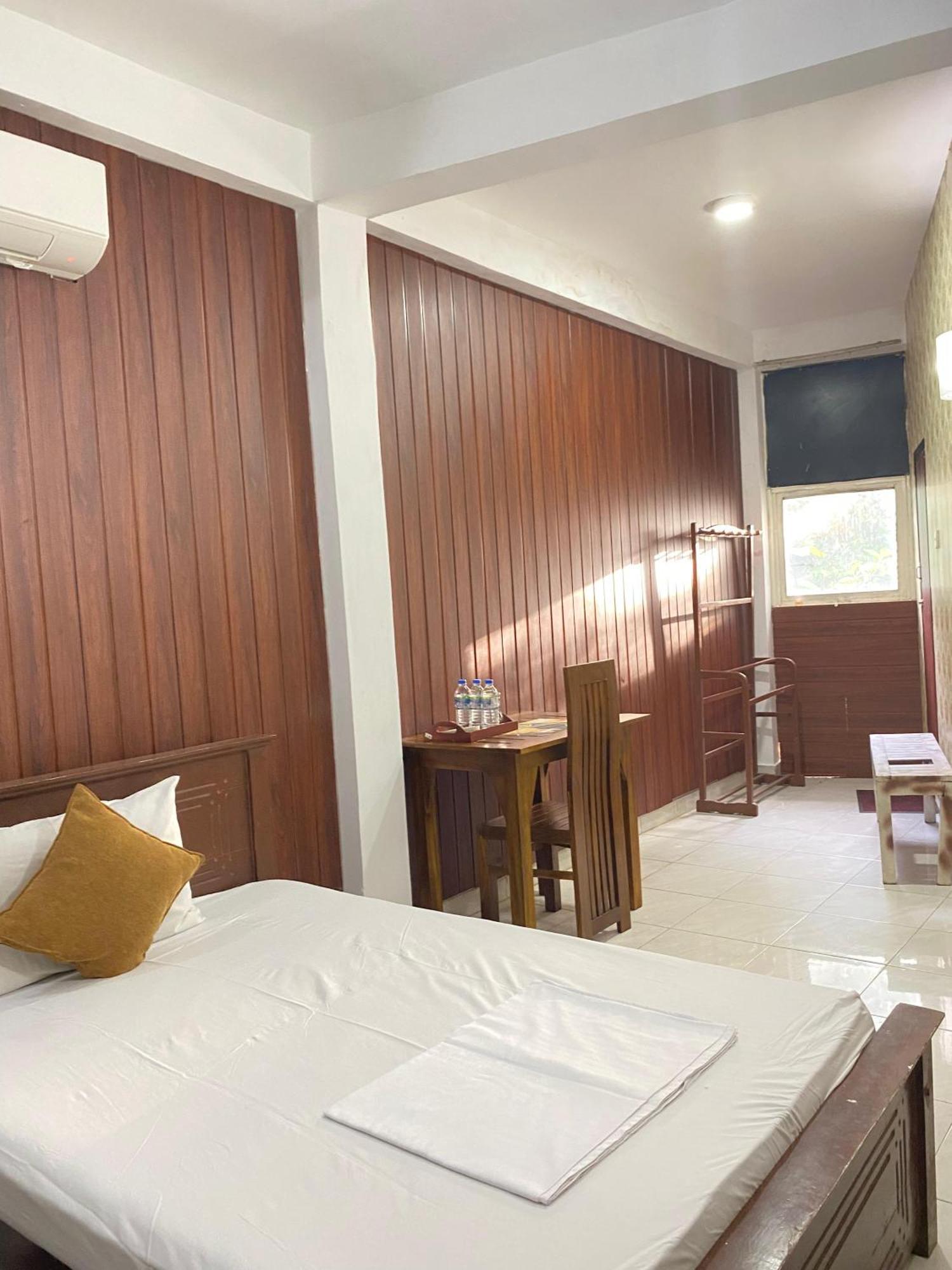 Airport City Hotel كاتوناياكى المظهر الخارجي الصورة