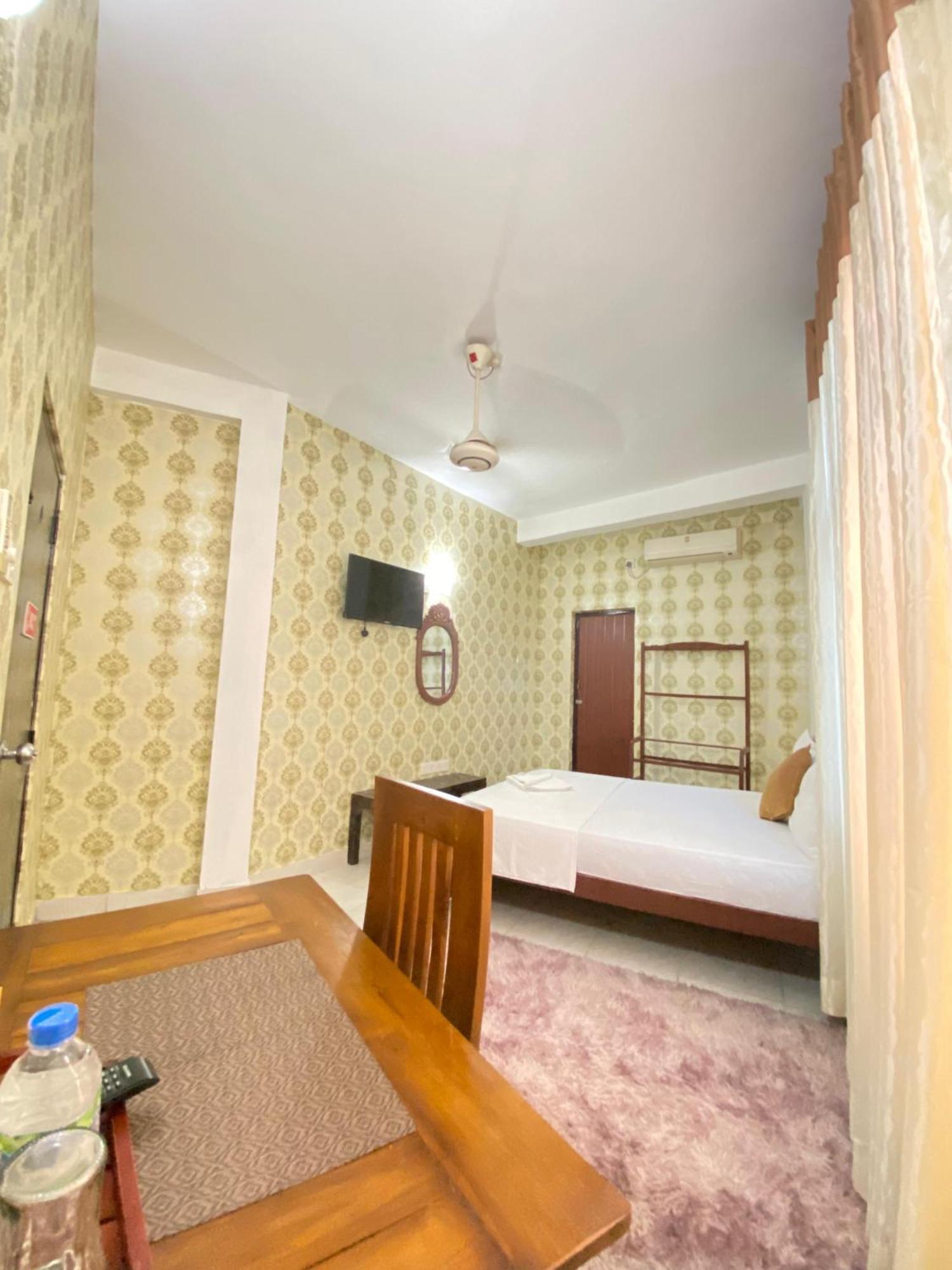 Airport City Hotel كاتوناياكى المظهر الخارجي الصورة