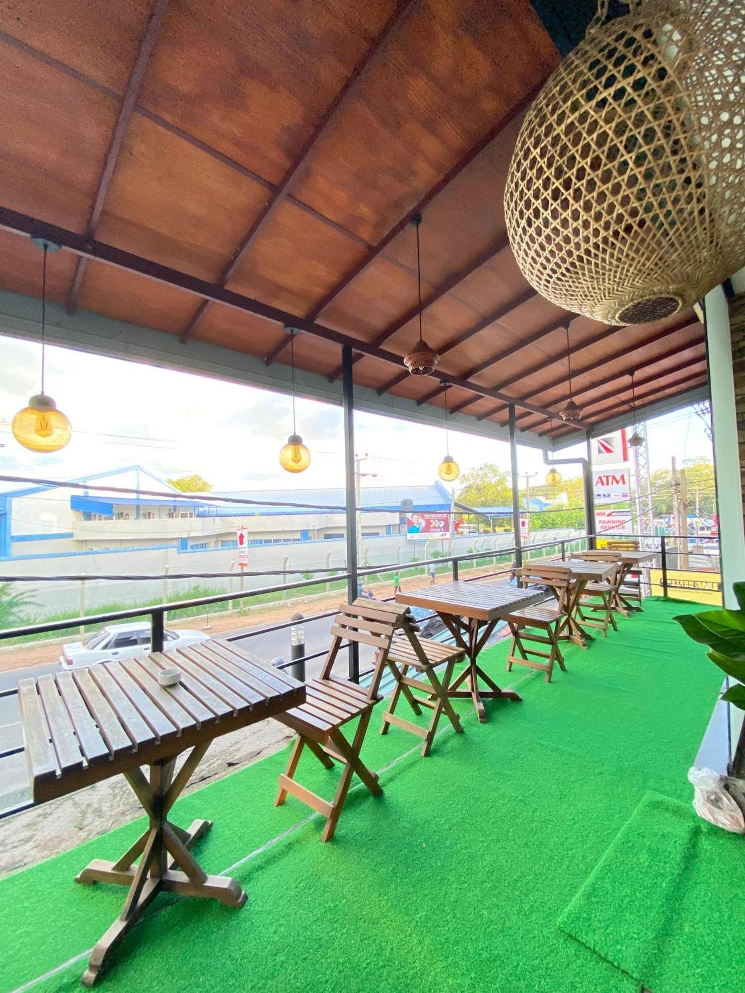 Airport City Hotel كاتوناياكى المظهر الخارجي الصورة
